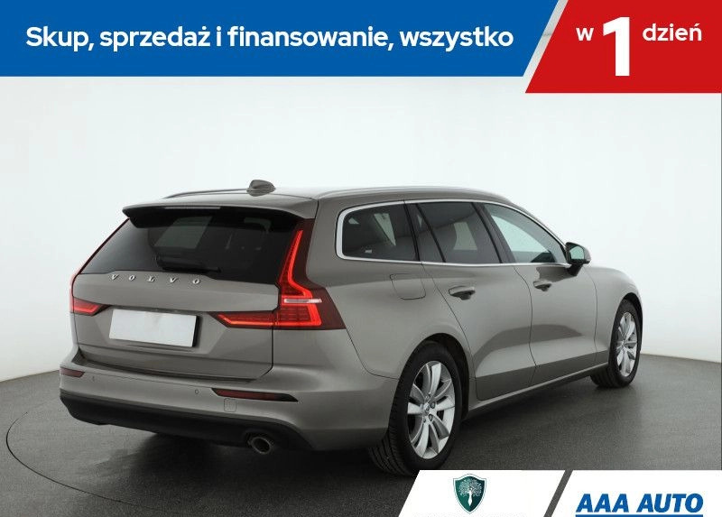 Volvo V60 cena 84000 przebieg: 190117, rok produkcji 2018 z Michałowo małe 436